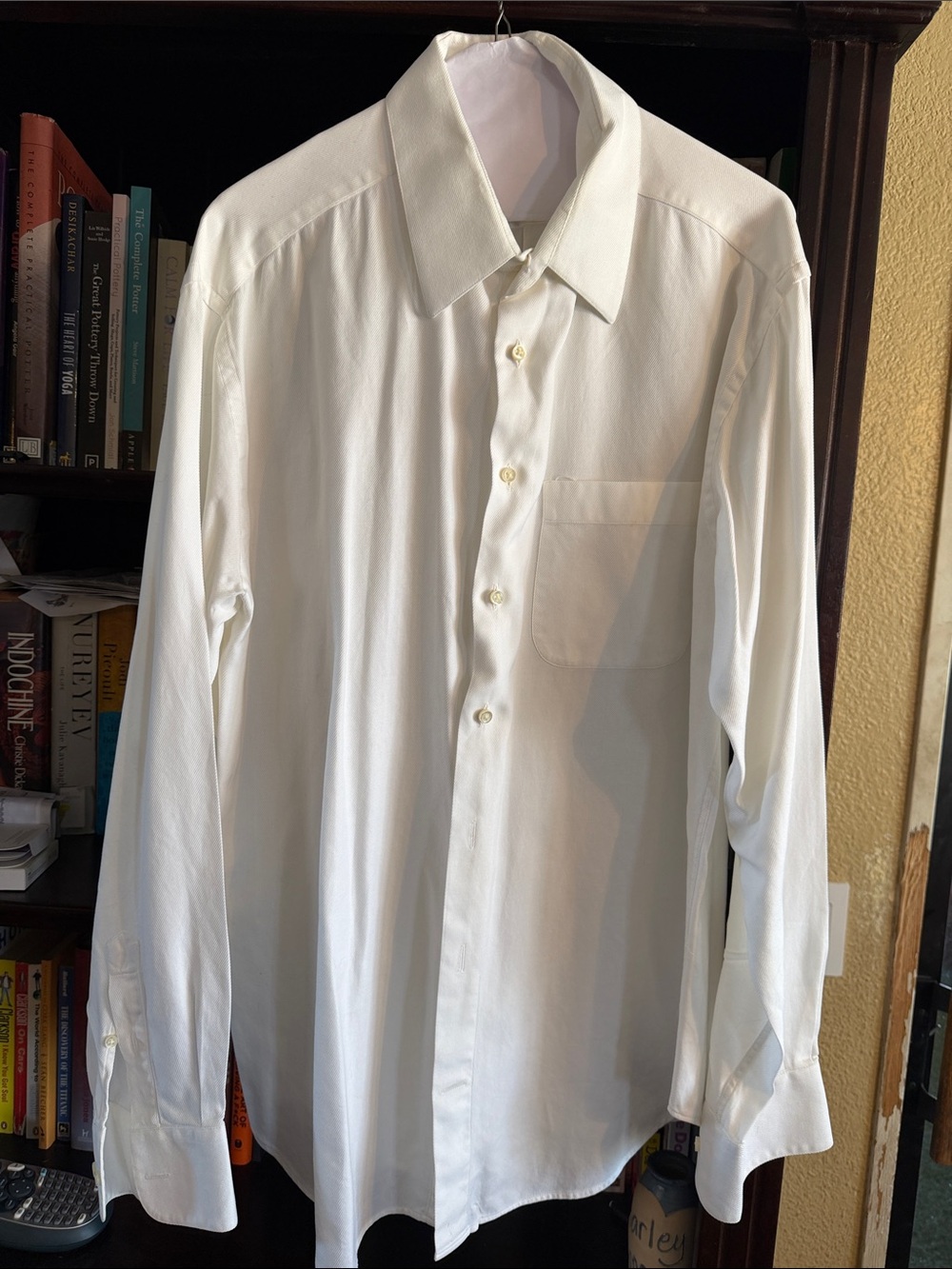 Armani Collezioni Classic White Long-Sleeve Dress Shirt